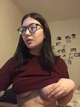 Snapshot of Prudie_Gabriella chatting on December 10, 2024, 12:27 pm Prudie Gabriella online show from December 10, 2024, 12:27 pm