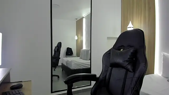 alma fenix online show from December 19, 2025, 12:34 pm