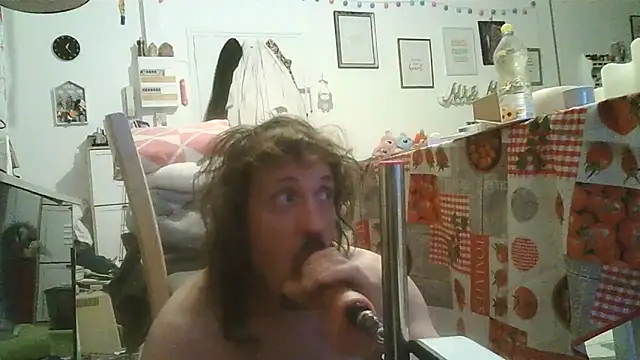 cyril020202 online show from October 10, 2025, 4:28 pm