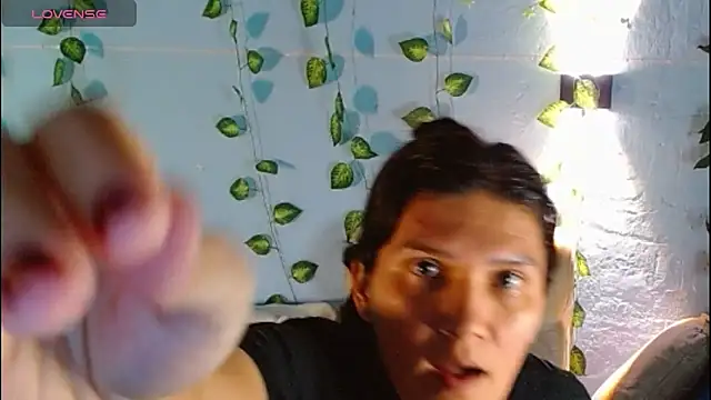 venus swet  online show from November 4, 2025, 1:05 am