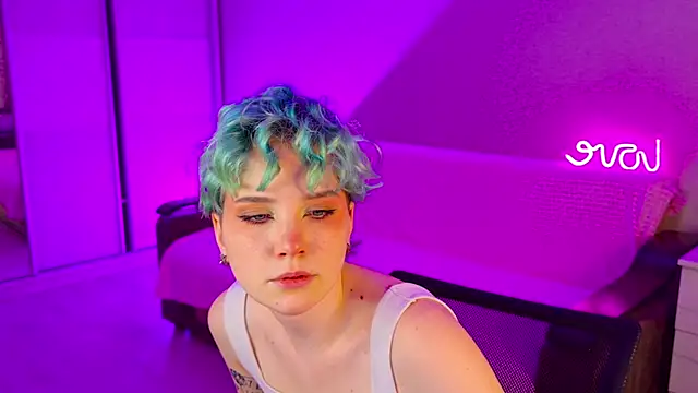 Snapshot of School_Love chatting on December 16, 2024, 1:11 pm School Love online show from December 16, 2024, 1:11 pm