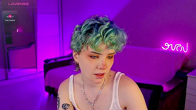 Snapshot of School_Love chatting on January 5, 2025, 1:15 pm School Love online show from January 5, 2025, 1:15 pm