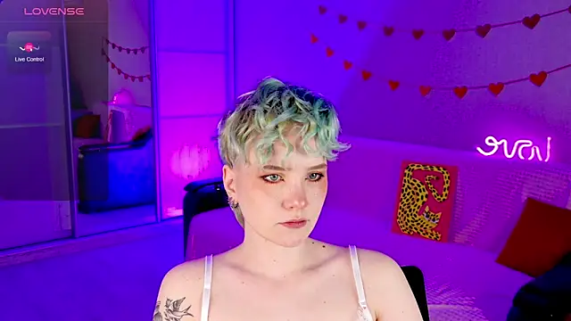 Snapshot of School_Love chatting on March 16, 2025, 1:06 pm School Love online show from March 16, 2025, 1:06 pm