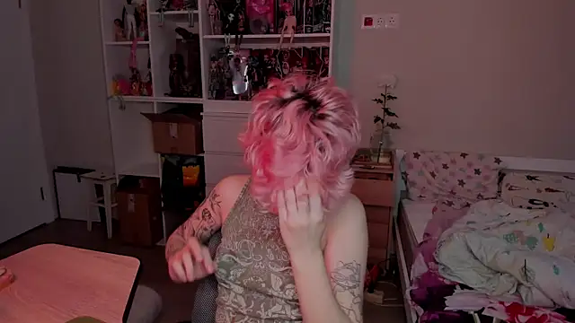 Snapshot of School_Love chatting on November 19, 2025, 7:08 am School Love online show from November 19, 2025, 7:08 am