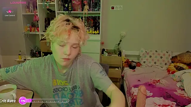 Snapshot of School_Love chatting on November 30, 2025, 7:12 am School Love online show from November 30, 2025, 7:12 am