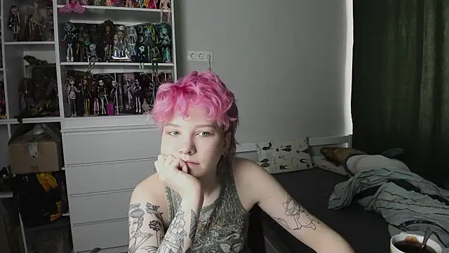 School Love online show from March 10, 2026, 7:13 am