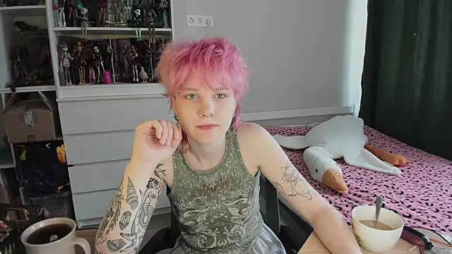 School Love online show from March 13, 2026, 7:04 am