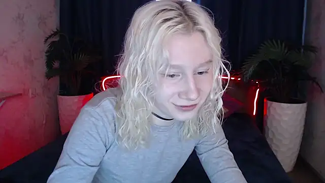 EnigmaSee online show from April 22, 2026, 2:14 am