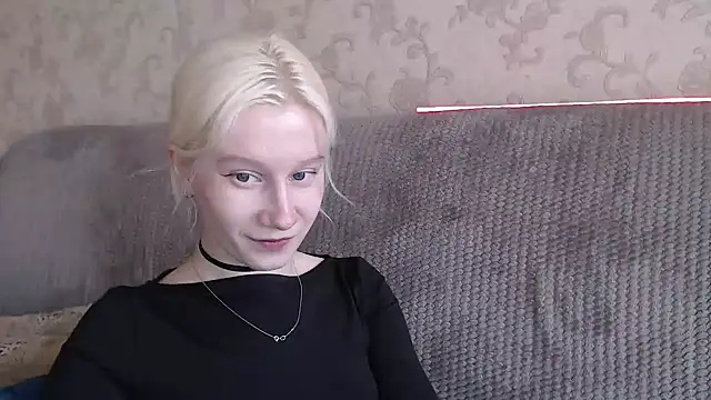 Snapshot of EnigmaSee chatting on May 3, 2026, 12:22 pm EnigmaSee online show from May 3, 2026, 12:22 pm