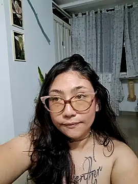 Snapshot of Mia_Ruiz chatting on February 1, 2025, 5:49 am Mia Ruiz online show from February 1, 2025, 5:49 am