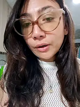 Snapshot of Mia_Ruiz chatting on March 18, 2025, 3:53 am Mia Ruiz online show from March 18, 2025, 3:53 am