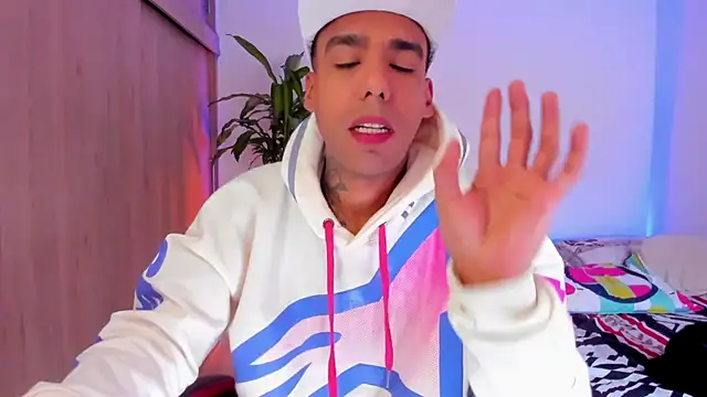 aldrinwhite online show from April 6, 2026, 5:36 pm