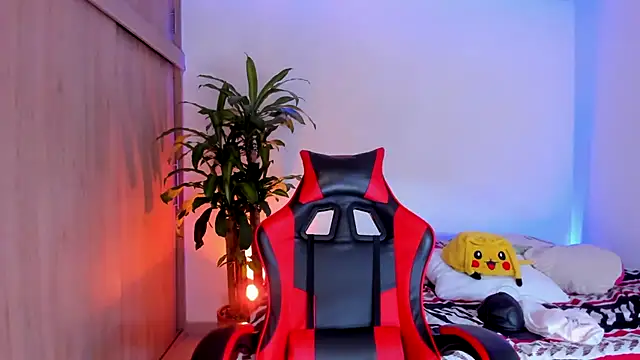 aldrinwhite online show from April 19, 2026, 4:50 pm