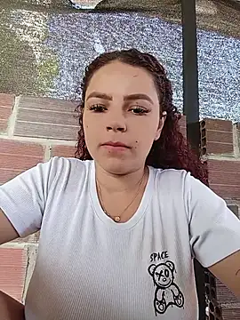 Snapshot of Mommy-Hot chatting on July 18, 2026, 1:37 pm Mommy-Hot online show from July 18, 2026, 1:37 pm