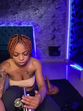 Melany Williams online show from December 5, 2025, 12:47 pm