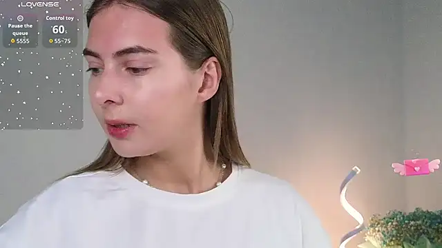 chloi hes online show from October 22, 2025, 11:43 am