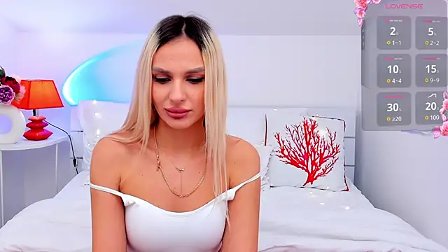 MissLoou online show from February 12, 2025, 9:42 am