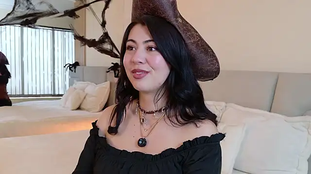 Zoe Benson online show from October 29, 2025, 1:13 pm