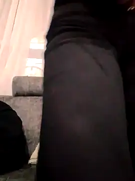 DakotaHoland online show from November 7, 2025, 4:01 am