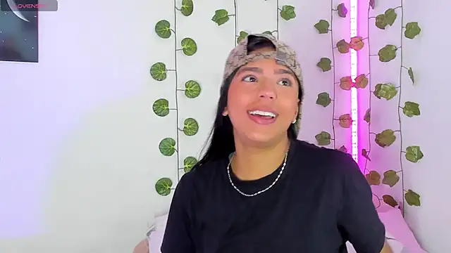 BarbieHotLaura online show from January 31, 2025, 4:27 pm