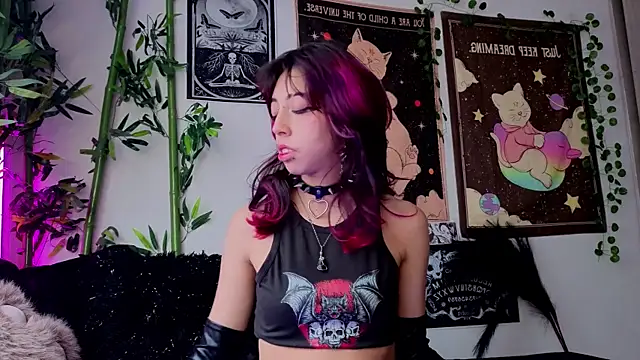 Nyx nayla online show from April 20, 2026, 7:37 pm