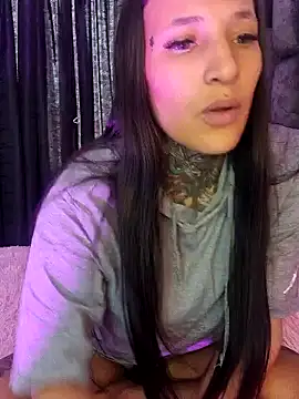 Nicole420squirt online show from December 23, 2024, 4:06 pm