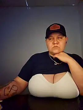 Snapshot of DevilDahm chatting on February 17, 2025, 9:41 pm DevilDahm online show from February 17, 2025, 9:41 pm