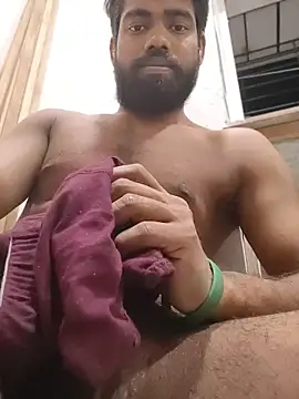 INDIANBOY7439 online show from April 15, 2026, 7:32 pm