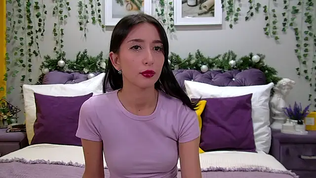 Snapshot of NicoleLimp chatting on December 28, 2024, 2:43 am NicoleLimp online show from December 28, 2024, 2:43 am