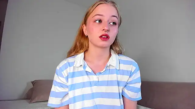 MiaMews online show from November 11, 2025, 12:27 pm