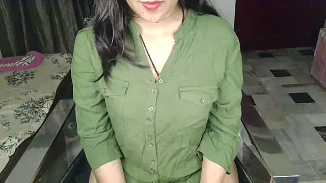 aarushi sharmaa online show from November 21, 2025, 4:38 pm