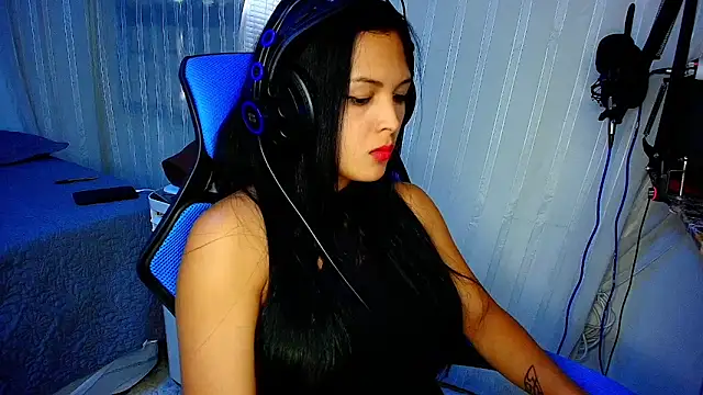 MOMMYJEVAA online show from March 11, 2025, 8:53 pm