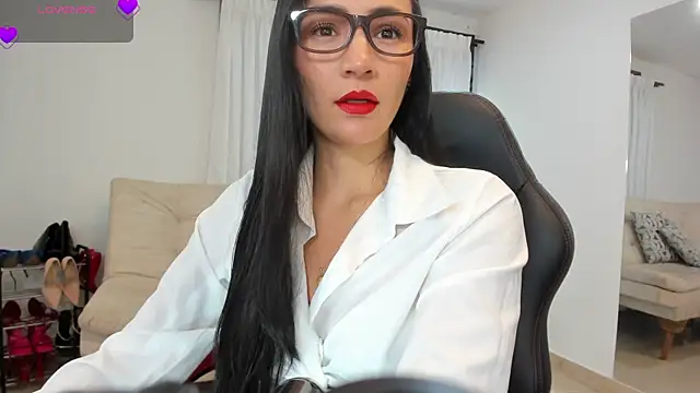 Snapshot of coniie_jhons chatting on May 4, 2026, 11:39 am coniie jhons online show from May 4, 2026, 11:39 am