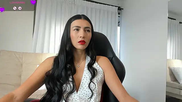Snapshot of coniie_jhons chatting on May 15, 2026, 11:50 am coniie jhons online show from May 15, 2026, 11:50 am