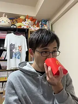 Snapshot of ryusei18570 chatting on December 15, 2024, 9:45 am ryusei18570 online show from December 15, 2024, 9:45 am