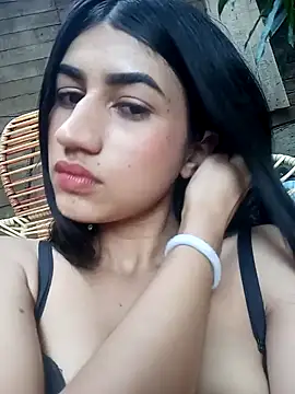 Julix A online show from January 19, 2025, 6:32 pm