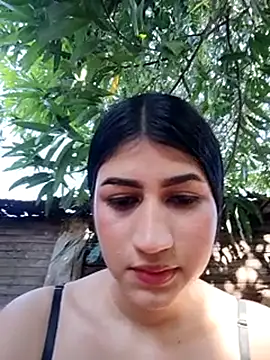 Julix A online show from September 15, 2025, 8:42 pm