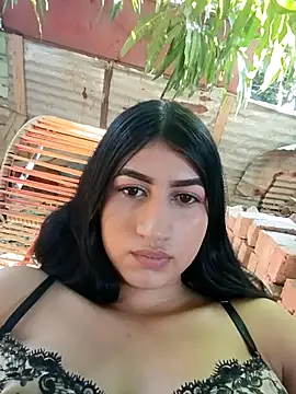 Julix A online show from September 26, 2025, 8:02 pm