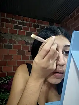 Julix A online show from December 18, 2025, 11:55 pm