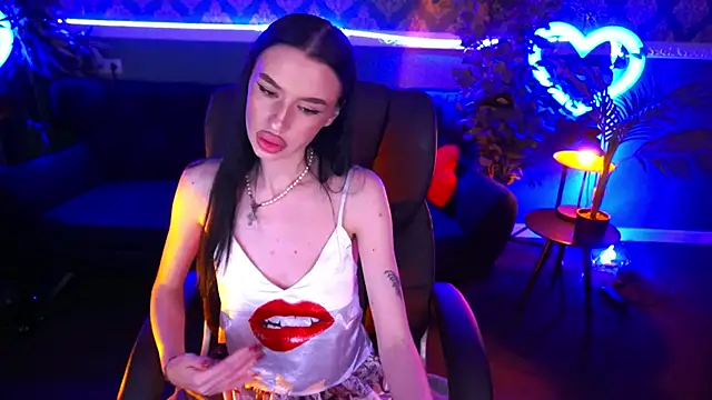 Snow WhiteeeX online show from February 3, 2025, 4:57 am