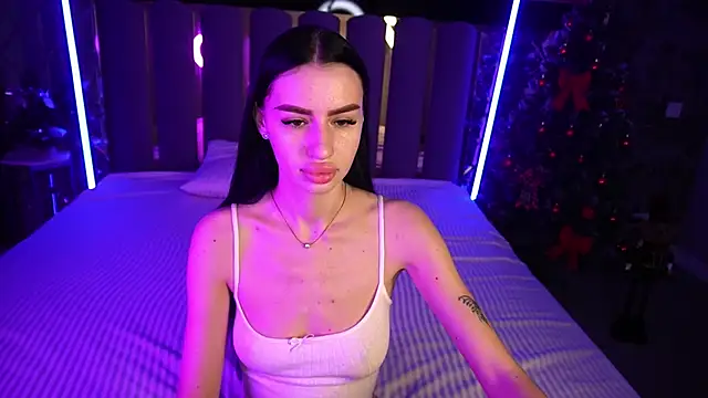 Snow WhiteeeX online show from December 23, 2025, 6:33 am