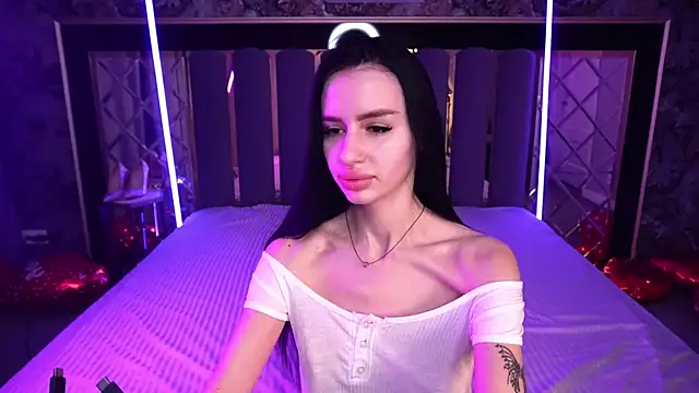 Snow WhiteeeX online show from February 17, 2026, 6:43 am