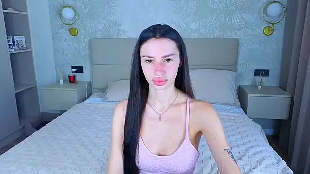 Snapshot of Snow_WhiteeeX chatting on June 19, 2026, 4:06 am Snow WhiteeeX online show from June 19, 2026, 4:06 am