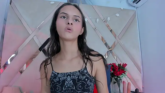 ninaht online show from November 4, 2025, 8:41 pm