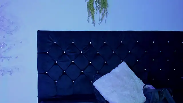 Natasha by online show from March 18, 2025, 3:53 pm