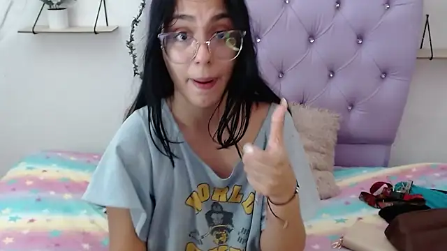 Freyja 01 online show from December 3, 2025, 10:30 pm