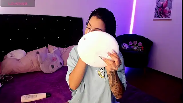 Snapshot of Alice_woodville chatting on December 11, 2024, 8:07 pm Alice woodville online show from December 11, 2024, 8:07 pm