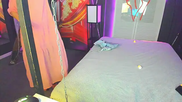 Elizabe th online show from February 18, 2025, 3:31 am