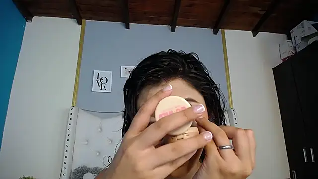 dante ferraraa online show from October 15, 2025, 8:09 pm