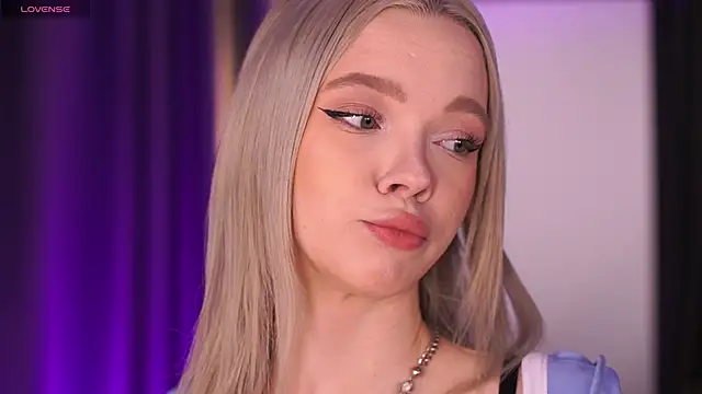  AlinaBailey online show from February 10, 2026, 8:18 am